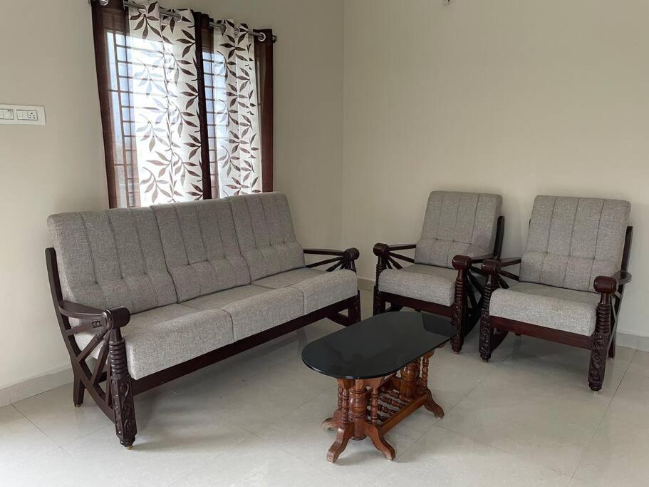 Ssn Home Stays In Tirupati Near Alipiri Exterior photo