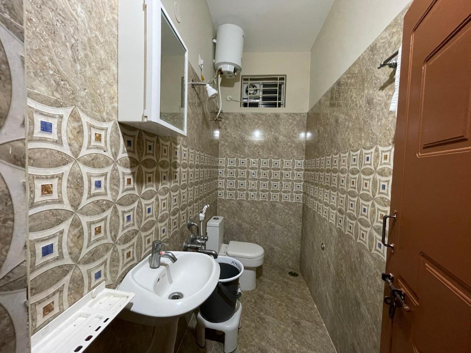 Ssn Home Stays In Tirupati Near Alipiri Exterior photo