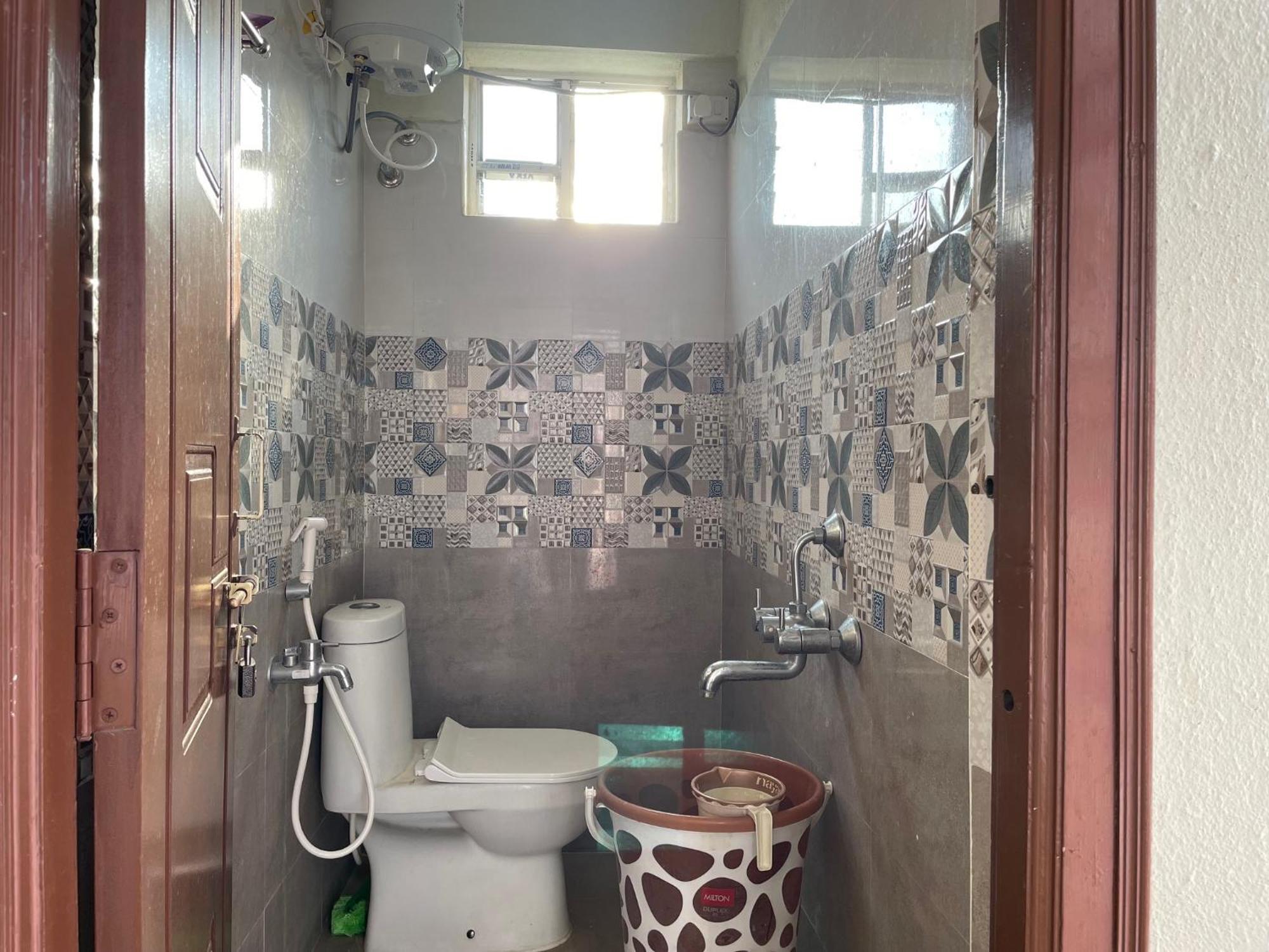 Ssn Home Stays In Tirupati Near Alipiri Exterior photo